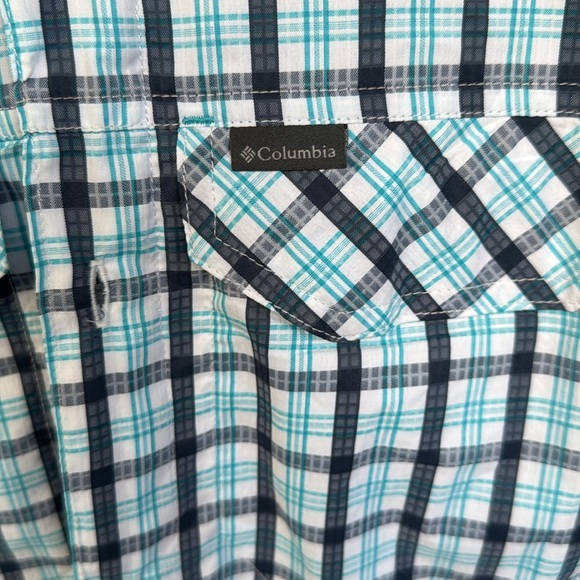 Columbia men’s blue and white plaid sweat wicking shirt size medium - Picture 3 of 4